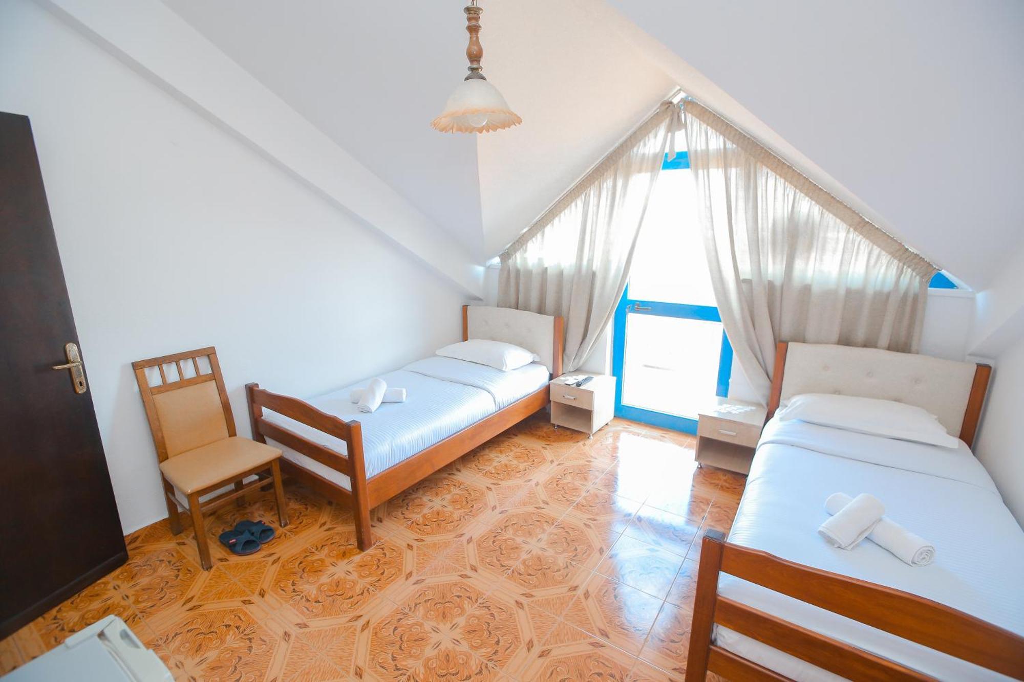 Hotel Ambasador Bahçallëk エクステリア 写真