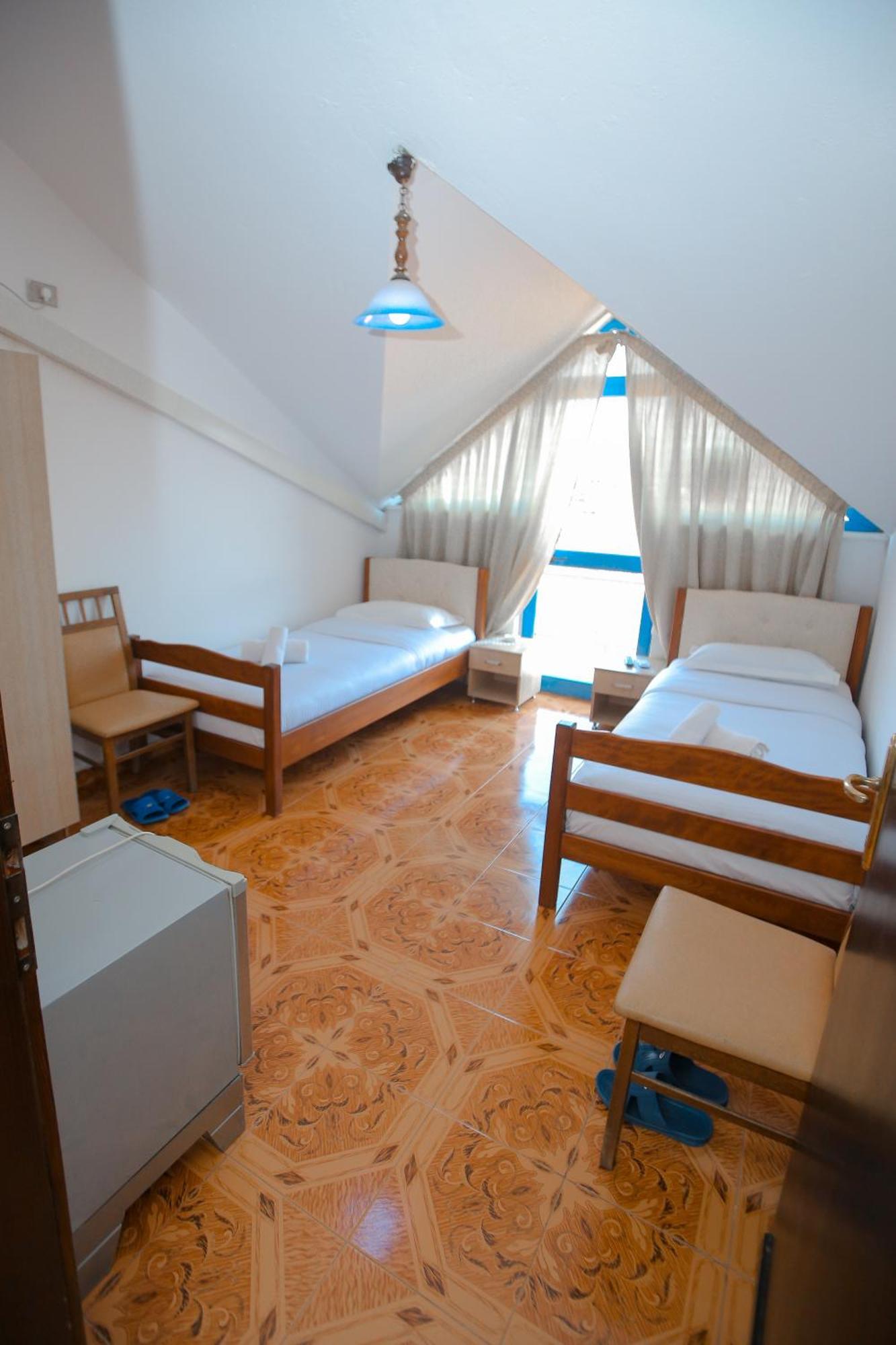 Hotel Ambasador Bahçallëk エクステリア 写真