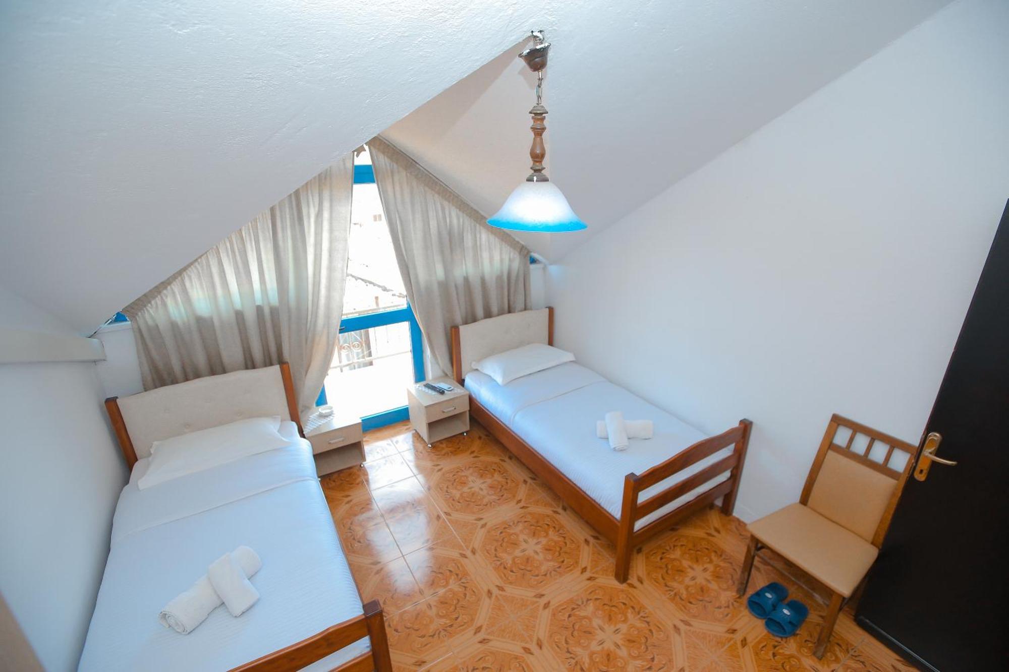 Hotel Ambasador Bahçallëk エクステリア 写真