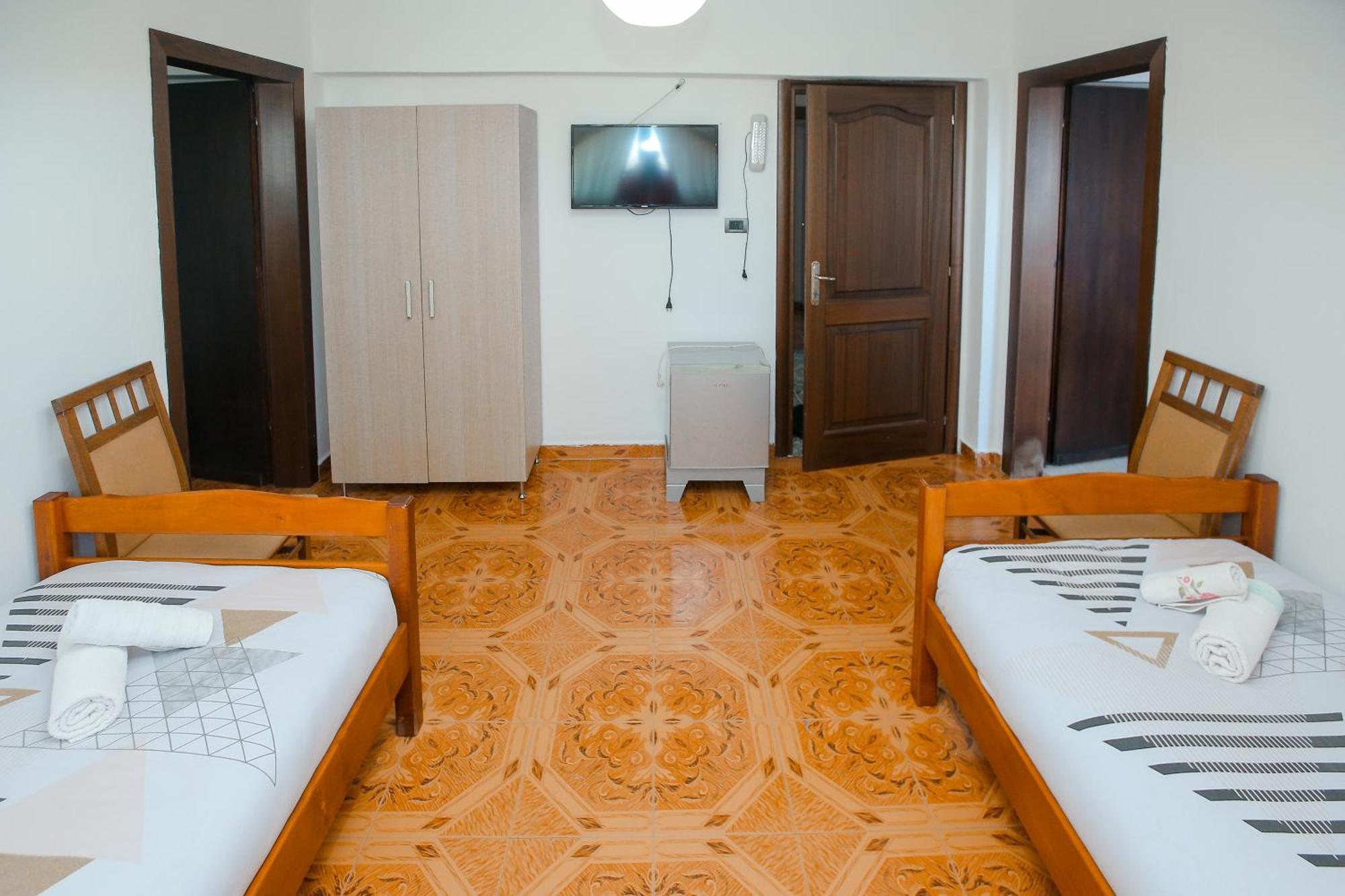 Hotel Ambasador Bahçallëk エクステリア 写真