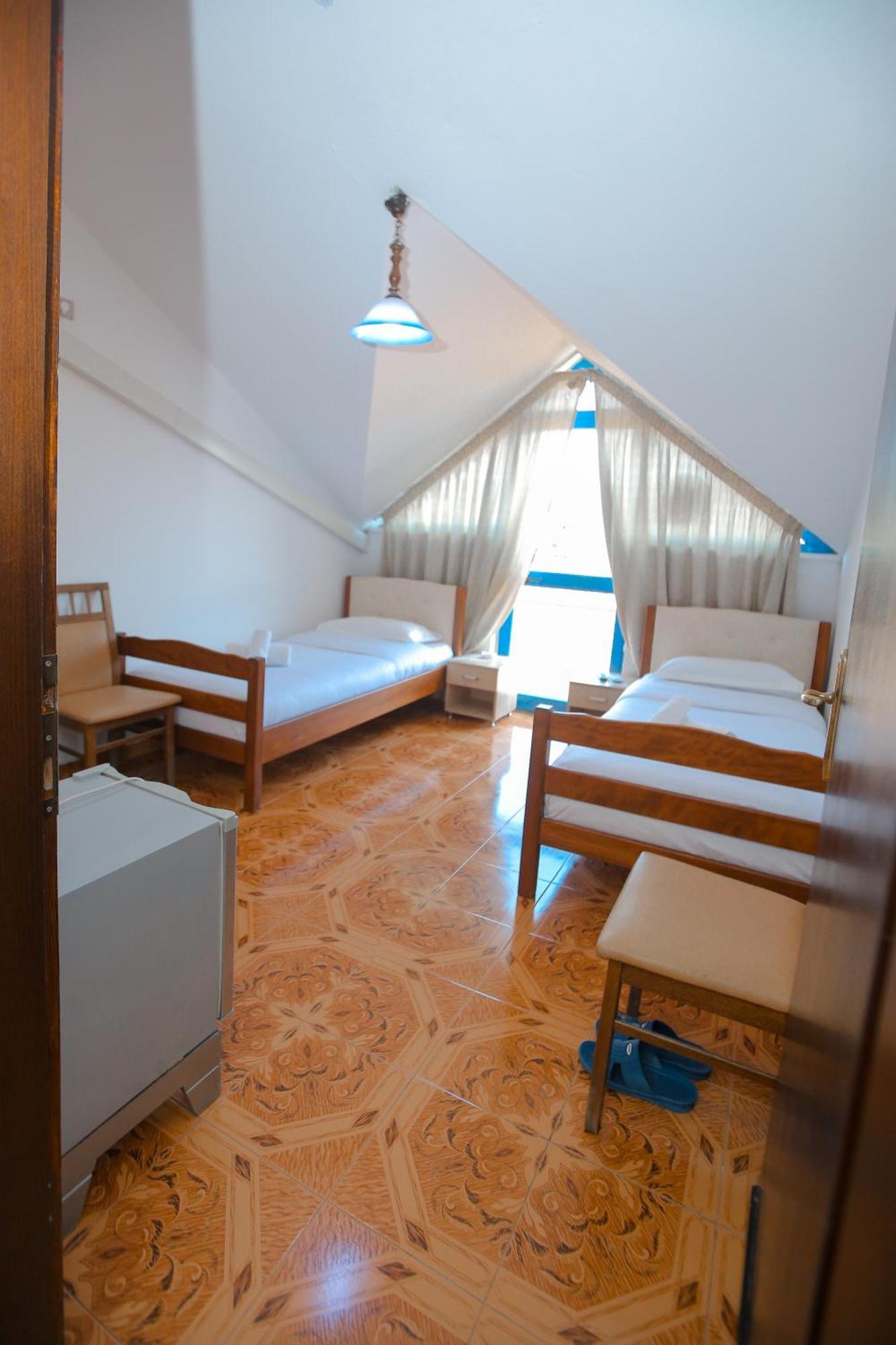 Hotel Ambasador Bahçallëk エクステリア 写真