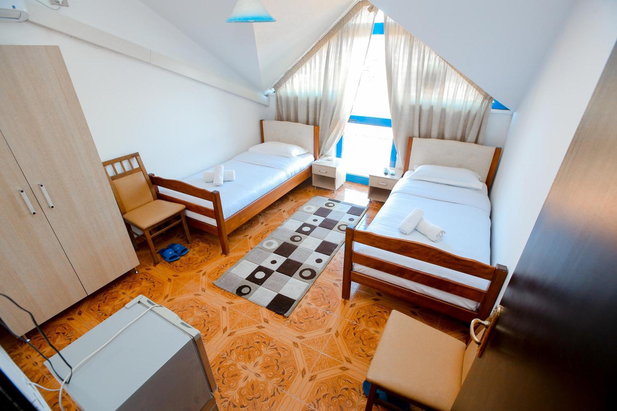 Hotel Ambasador Bahçallëk エクステリア 写真